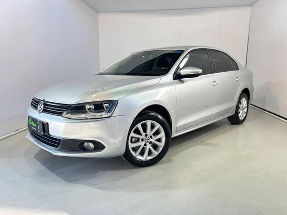VOLKSWAGEN JETTA 2.0 COMFORTLINE FLEX 4P TIPTRONIC